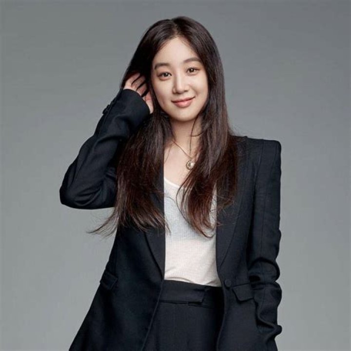 10 Fakta Peran Jung Ryeo Won di Drama Start Defense