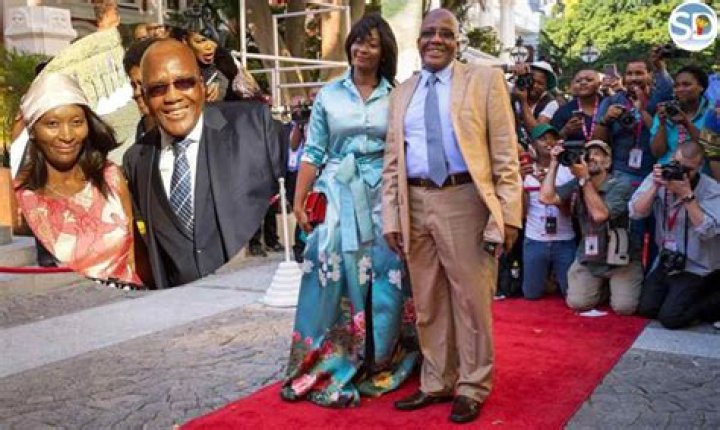 Aaron Motsoaledi Wife, Age, Height, Net Worth, Parents