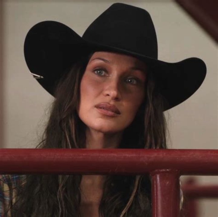 Bella Hadid Plays a 'Weirdo Girlfriend' in Ramy Season 3 PRIMETIMER