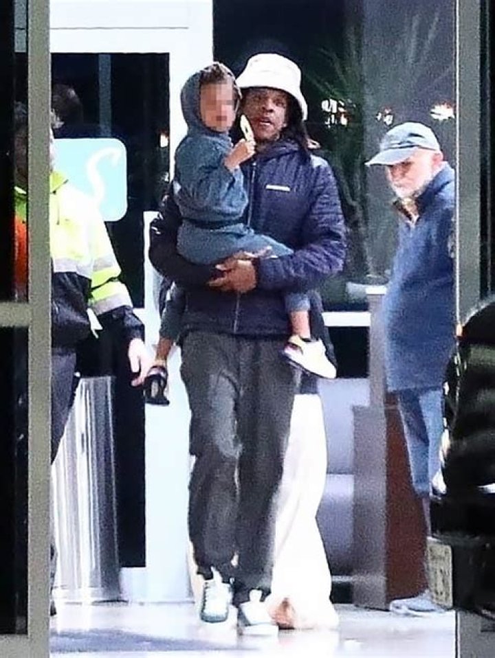 Beyonc&eacute;, JayZ and his son. "We Are Family" Pinterest Sons