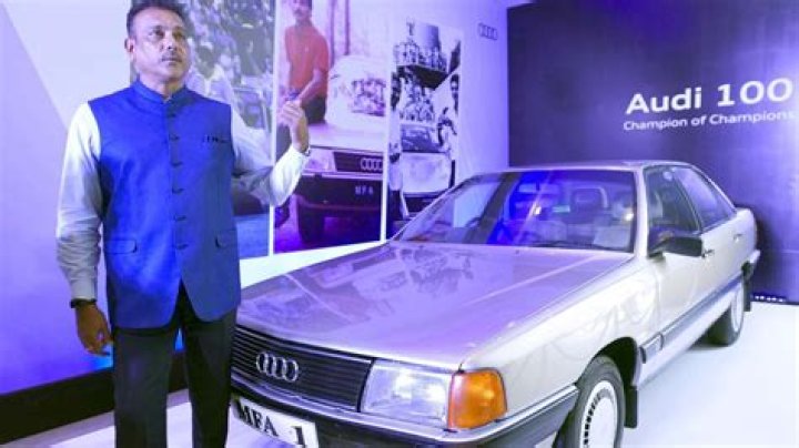 Buy RAVI SHASTRI WITH HIS WIFE RITU SHASTRI Pictures, Images, Photos By