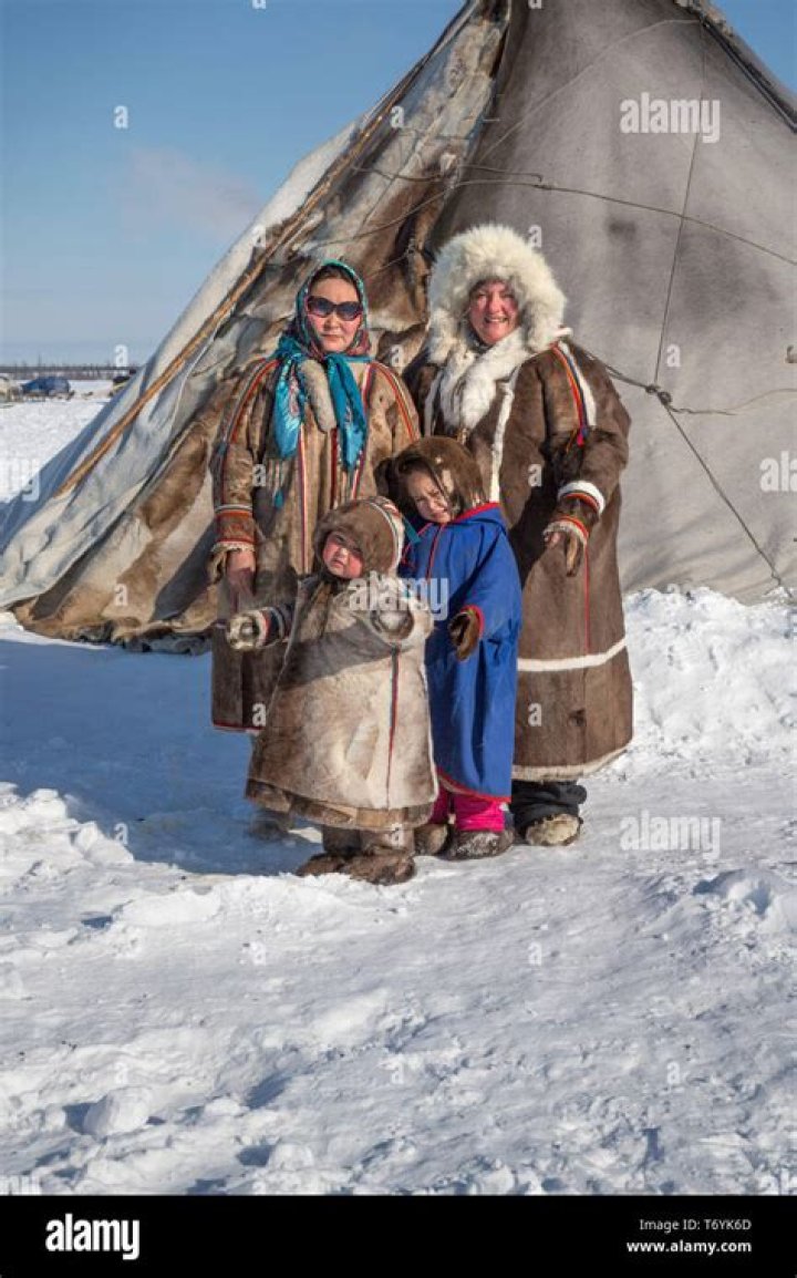 children! Yamal, Russia. Photographer Ivan Dementievsky