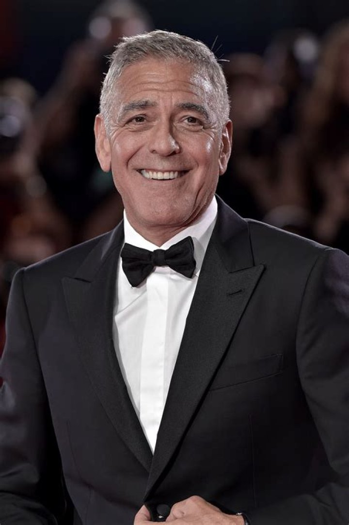 Clooney's daughter looks like his wife 8days