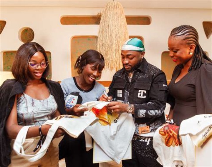 Davido And Jidenna Meet With Tall NBA Players &ldquo;See As I Short&rdquo; Davido