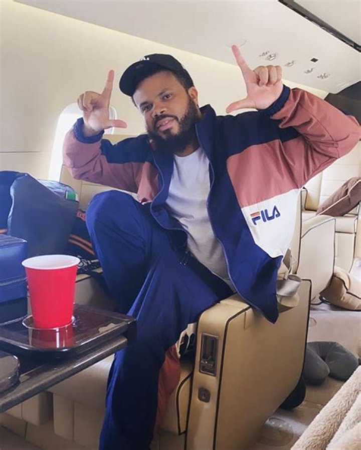 Davido&rsquo;s manager laments after buying 4 iPhone 12 without owning one