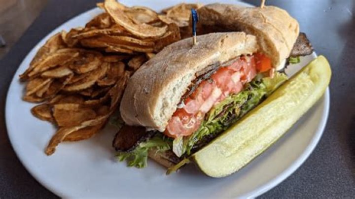 Discover Neptune's Bar & Grille: A Culinary Gem