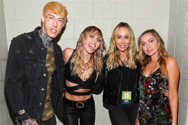 Discover The Unstoppable Force Behind "Miley Cyrus Brother"