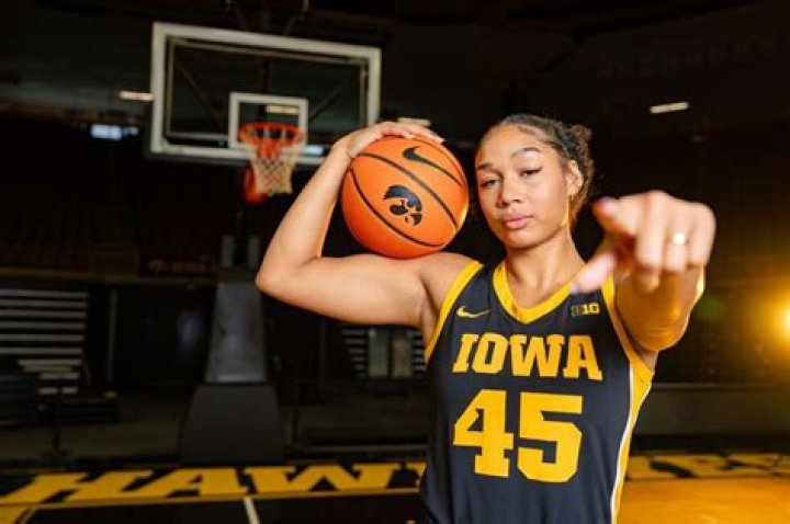 Discover The Unstoppable Rise Of Iowa's Track Star, Hannah Stuelke
