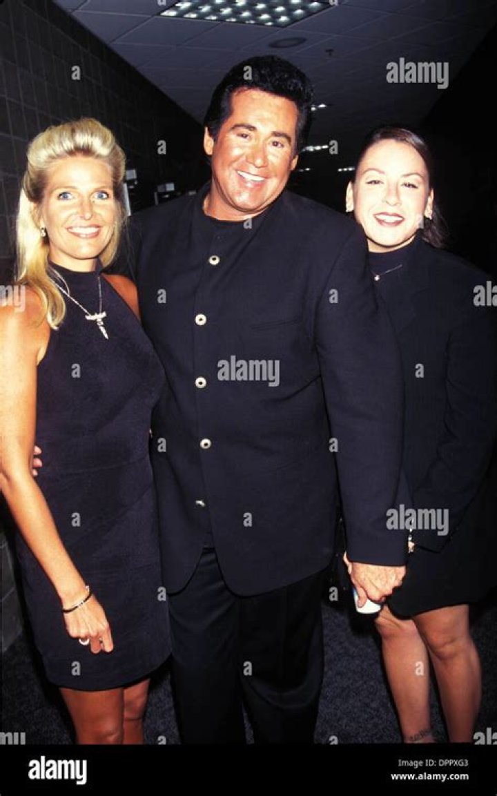 Dive Into The Enchanting World Of Wayne Newton's Daughter Erin