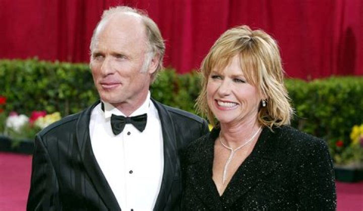 Ed Helm&rsquo;s Wife Hilariously Reacted To Cheating Rumors 100.3 Jack FM