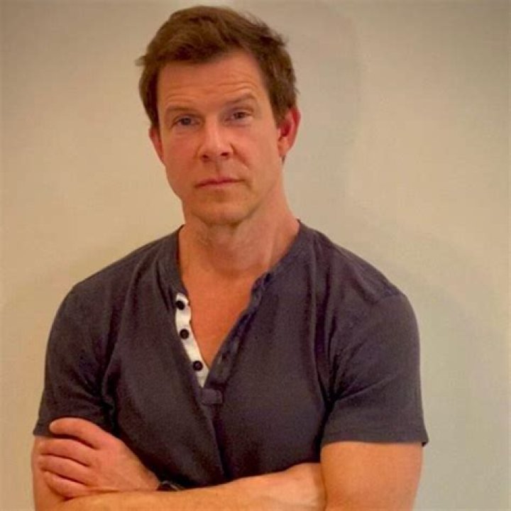 Eric Mabius Bio, Wiki, Age, Height, Young, Wife and Net Worth
