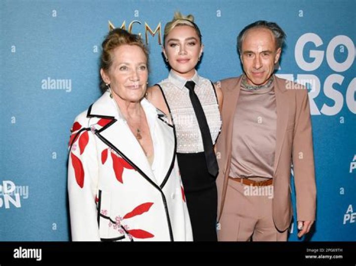 Florence Pugh brings her parents, grandmother to 'A Good Person