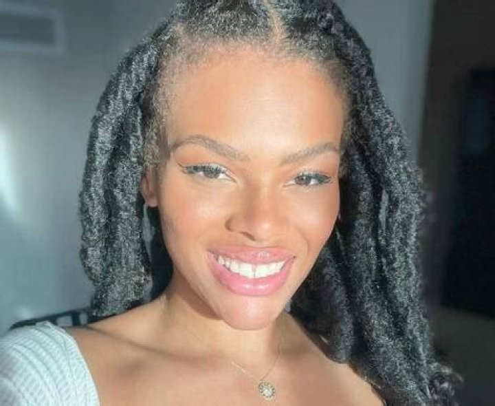 Halle Hayes Biography, Wiki, Age, Height, Career,5 Best Photos & More