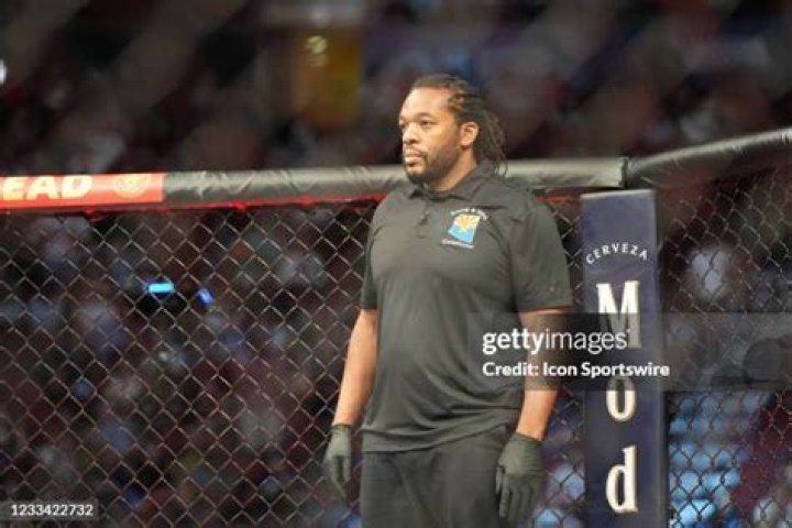 Herb Dean (UFC Ref) Full Bio, Salary & More The MMA Guru
