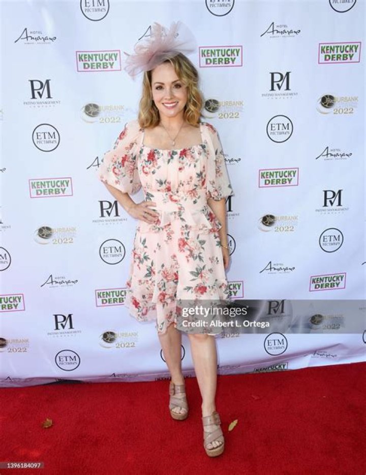 Is Kelly Stables A Sisterly Soul?