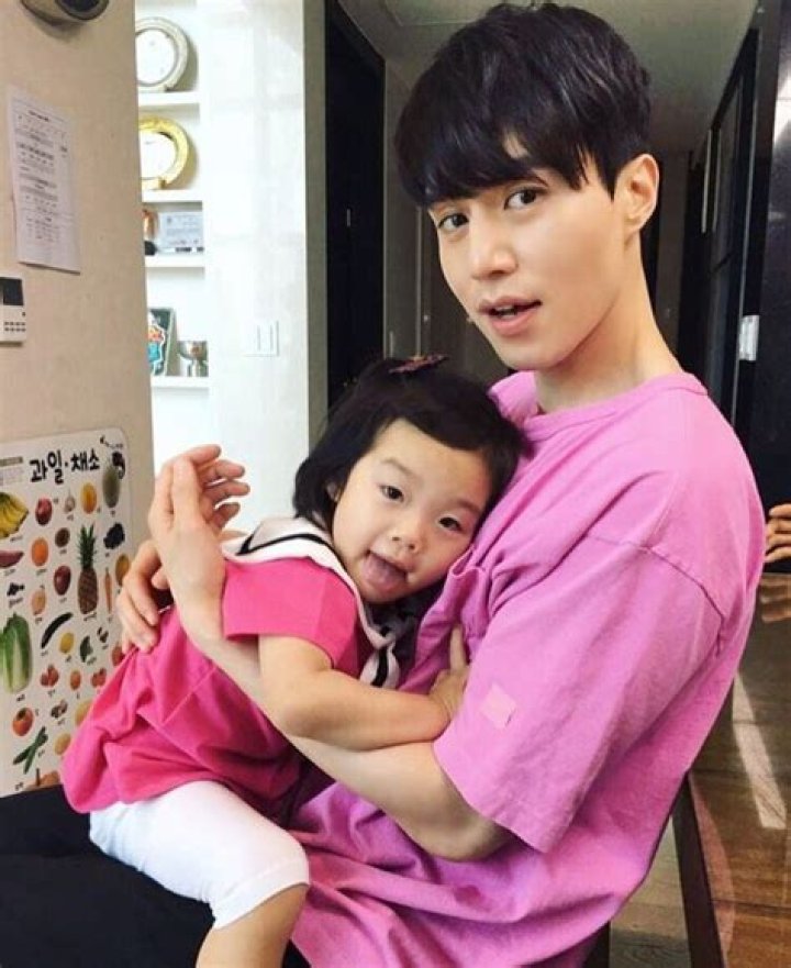 Is Lee Dong-wook An Only Child?