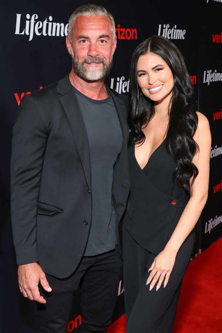 Jay Harrington: Married Or Just Playing The Part?