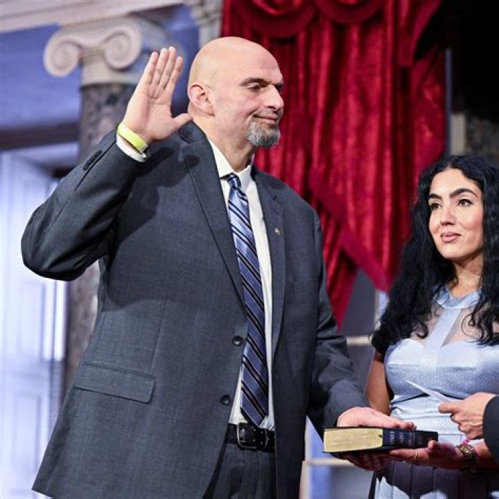 John Fetterman Got a New Suit for His Senate SwearingIn The New York