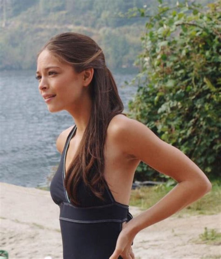 Kristin Kreuk Hottest Swimsuit Photos & Topless Wallpapers