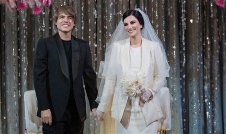 Laura Pausini et son fianc&eacute; Paolo Carta People lors du Starlite Gala &agrave; Marbella, le 9 ao&ucirc;t