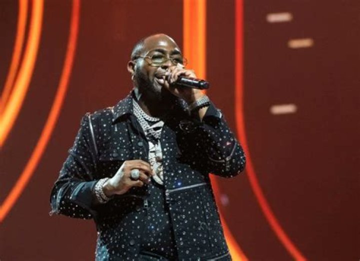 &ldquo;So you can talk&rdquo; Davido asks Chioma Rowland following new video, she