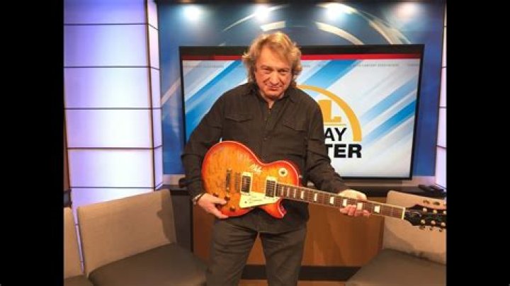 Lou Gramm, Foreigner raffle guitar for Camp Good Days