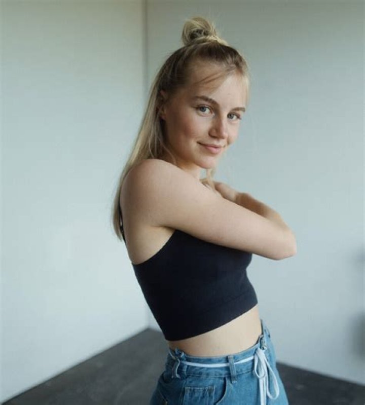 Louise Sophie Arnold CRUSH agency &mdash; Agentur f&uuml;r Schauspiel