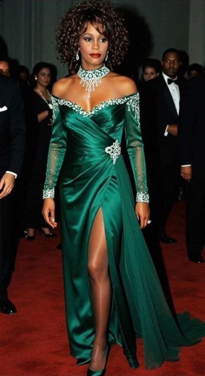 LOVE this gown Whitney Houston wore when she presented Luther Vandross