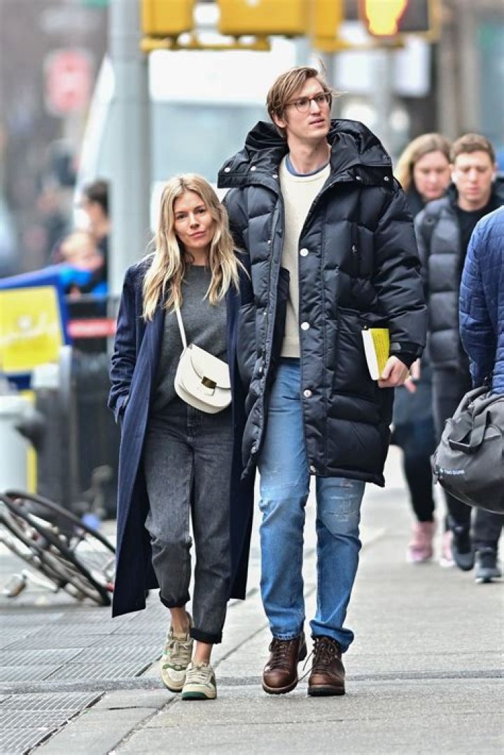 Lucas Zwirner Wiki, Age, Height, Sienna Miller's Boyfriend