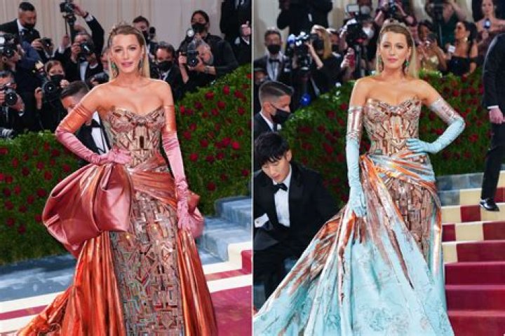 Met Gala Clip of Ryan Reynolds Staring Adoringly at Blake Lively Goes