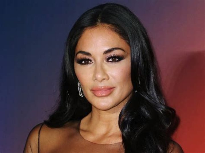 Nicole Scherzinger&rsquo;s Height, Net Worth, Hot Feet and Legs