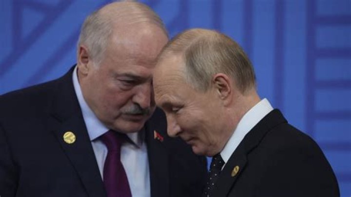 Nikolai Lukaschenko auf dem Gipfel der SCO setzte sich in einer Reihe