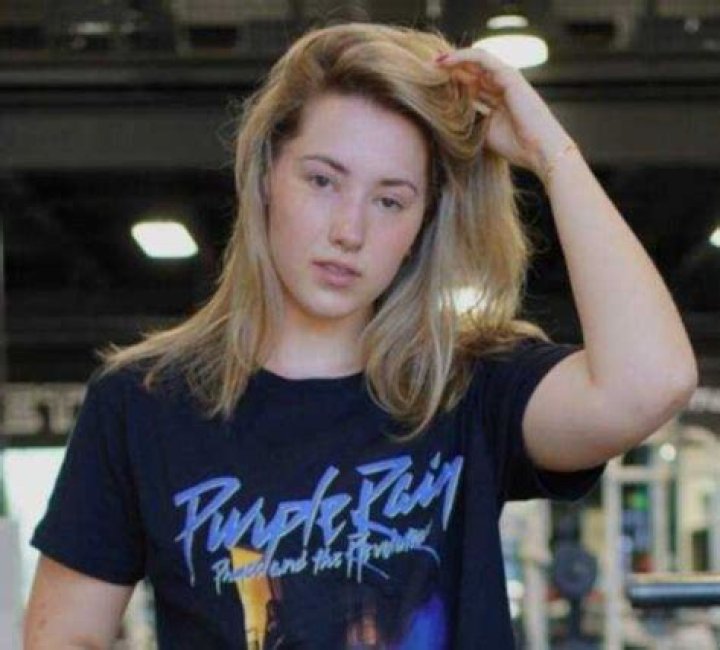 Pineapplebrat Age, Biography,, Net Worth, Height, In Relation