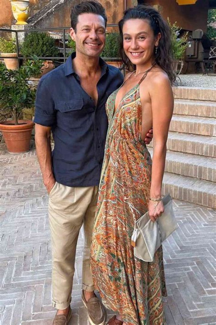 Ryan Seacrest&rsquo;s girlfriend Aubrey Paige shares cryptic post about what