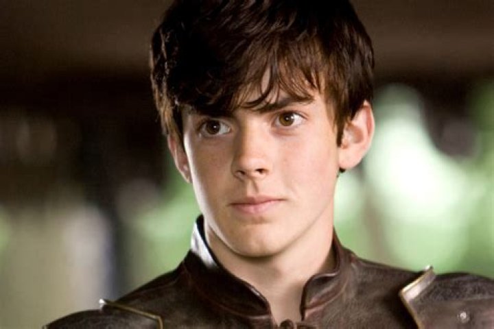 Skandar Keynes Biography Facts, Childhood, Family Life & Achievements