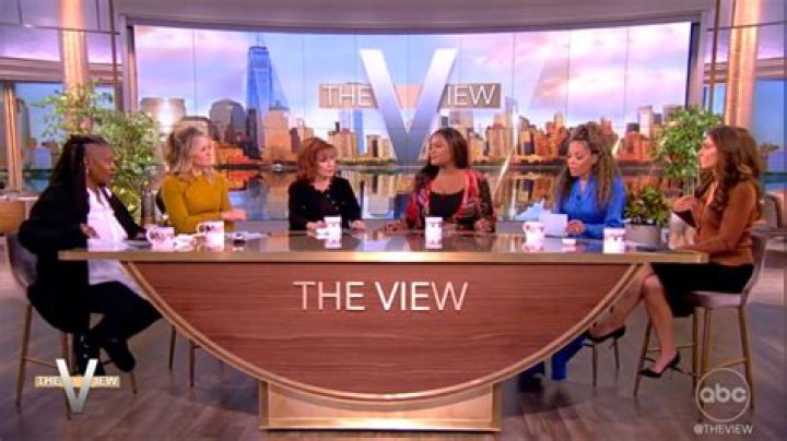 The View's Sara Haines admits she offers her husband of sex if he puts