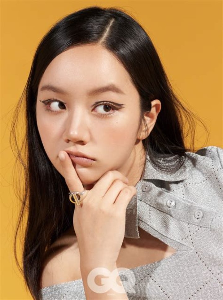 Uncover The Enchanting World Of Hyeri: K-pop's Radiant Star