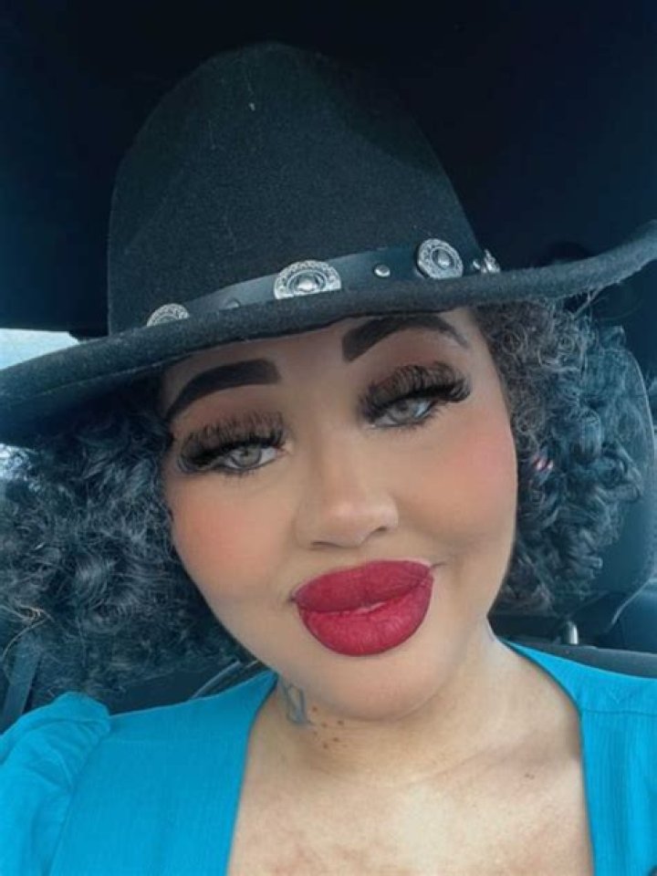 Unleash The Seductive Shots Of Simone On OnlyFans