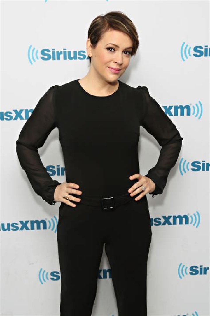 Unlock Alyssa Milano's Weight Loss Secrets: A Journey Of Discovery