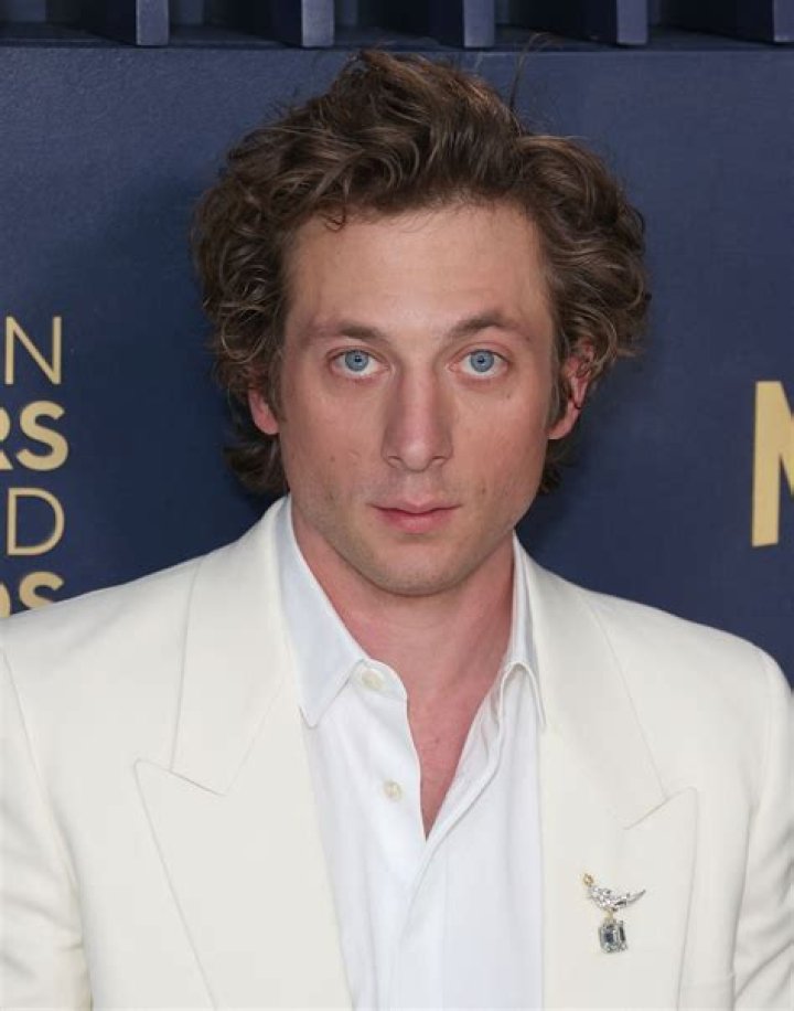 Unveiling Jeremy Allen White's Physical Attributes: Discoveries And Insights