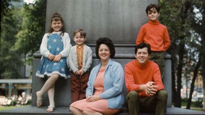 Unveiling The Remarkable Legacy Of Olive Osmond's Children