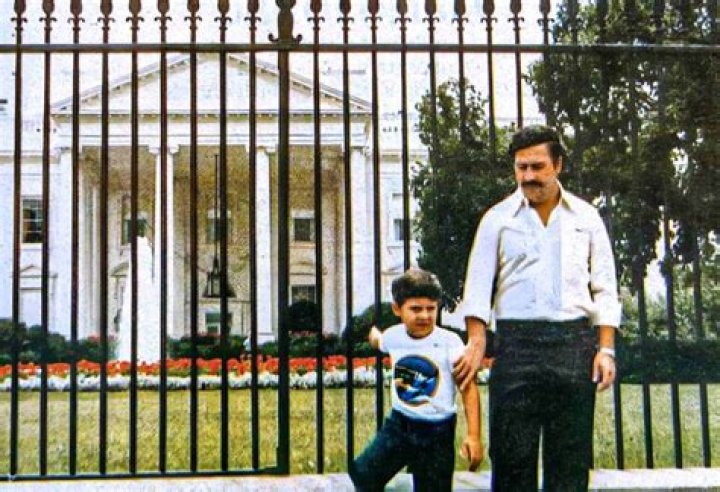 Unveiling The Secrets Of Pablo Escobar's White House Photo