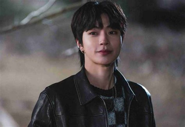 Who is Hwang In Yeop&rsquo;s Girlfriend? Who Is the True Beauty Star Dating